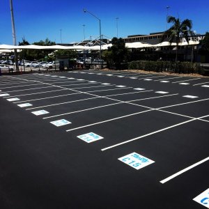 Line markings for parking bay