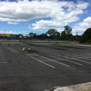 Partitioned parking spaces line marking