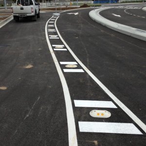 Road markings with reflectors