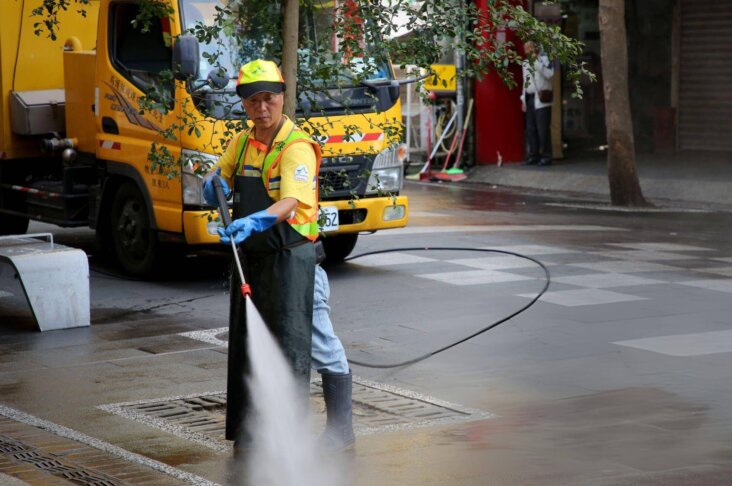 pressure cleaning
